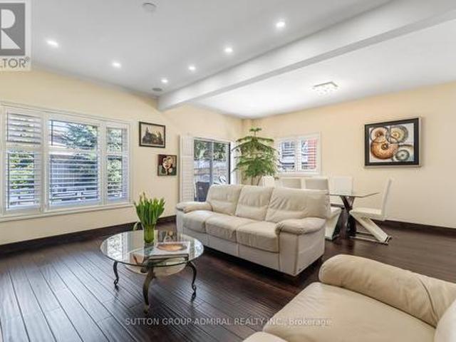 626 College Manor Drive, Newmarket, ON, L3Y 8M7 house for sale | Listing ID N13527 | Royal LePage