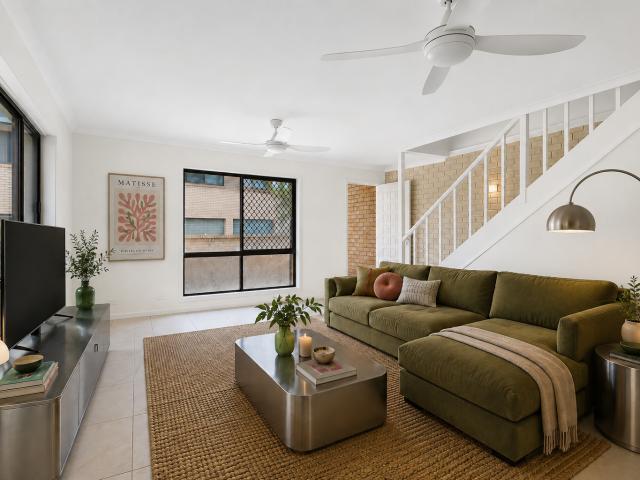 6/26 Duet Drive Mermaid Waters, QLD 4218