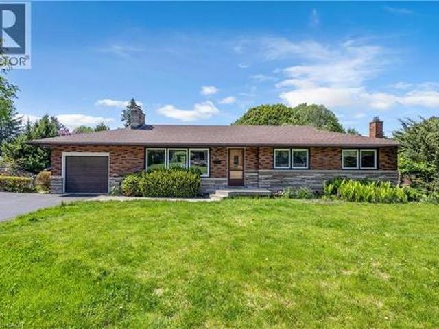 626 Iroquois Avenue, Ancaster, ON, L9G 3B4 house for sale | Listing ID 40844 | Royal LePage