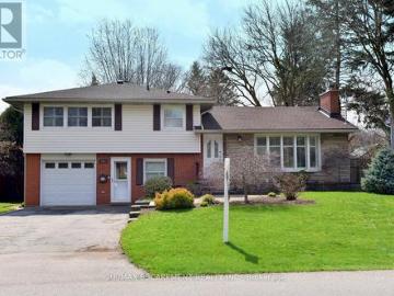 House for sale in Halton - Garden, Office room
