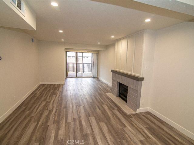 6275 Canoga Avenue 73