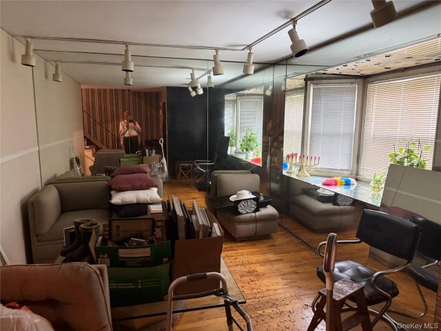 6275 Douglaston Parkway 11