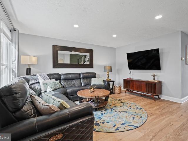 6277 N Steamboat Way