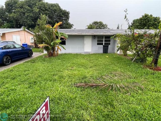 6277 Southwest 21st St, 3 beds, 2 full baths