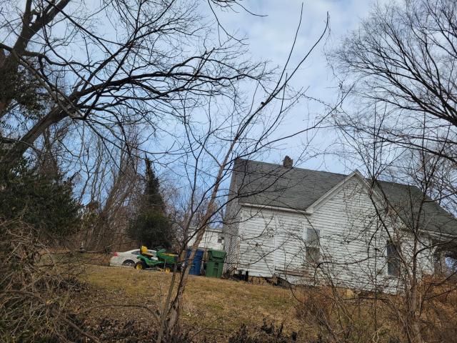 627 E High Street