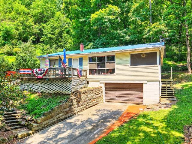 627 E Lakeview Rd