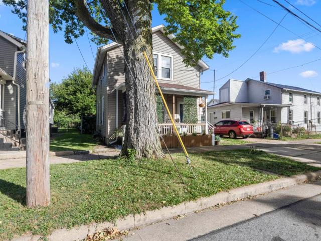 627 E Madison