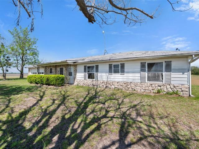 627 Fm 633, Kerens, TX 75144 | MLS #21190