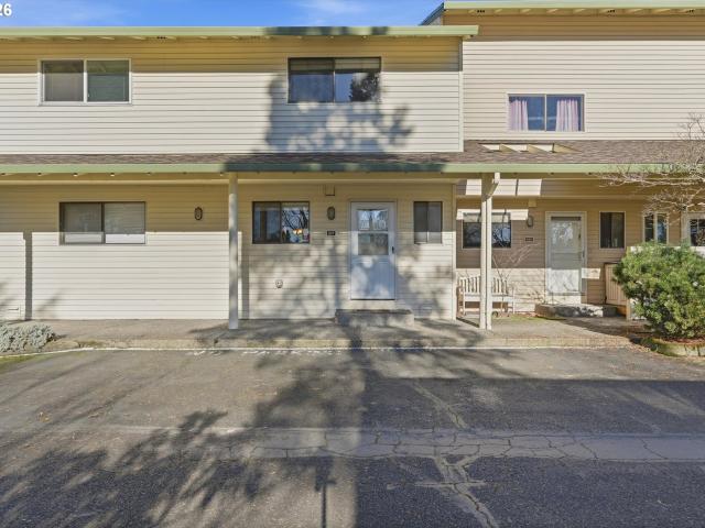627 N Hayden Bay Dr, Portland, OR 97217 | MLS #325215