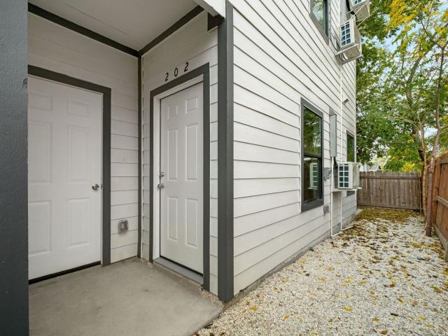 627 S Olive St, Unit 202, San Antonio, TX 78203 | MLS #1941