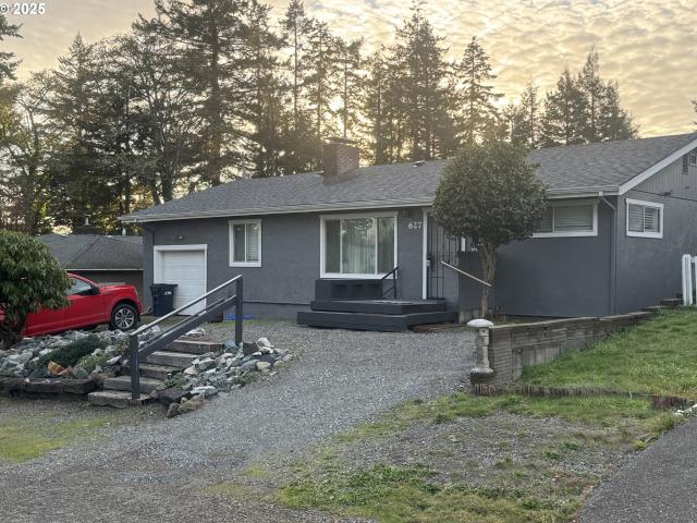 627 Richard ST