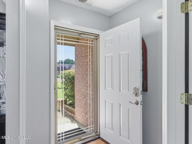 6289 E Sandbourne