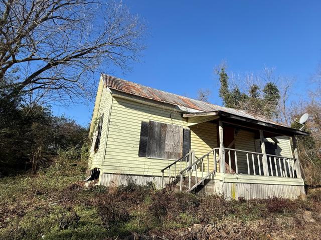 628 M L King Street