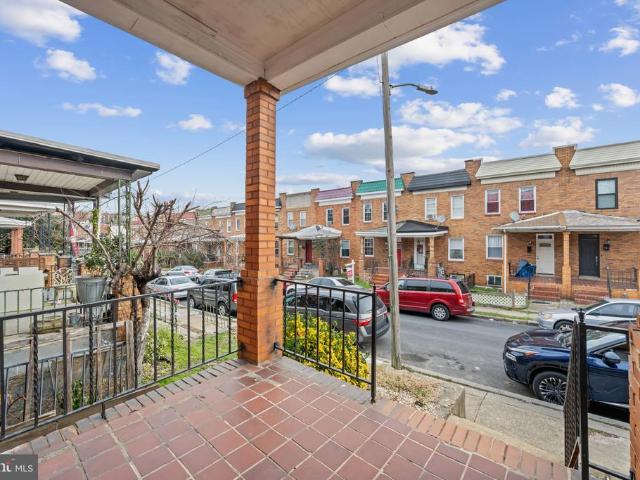 628 Savage Street S