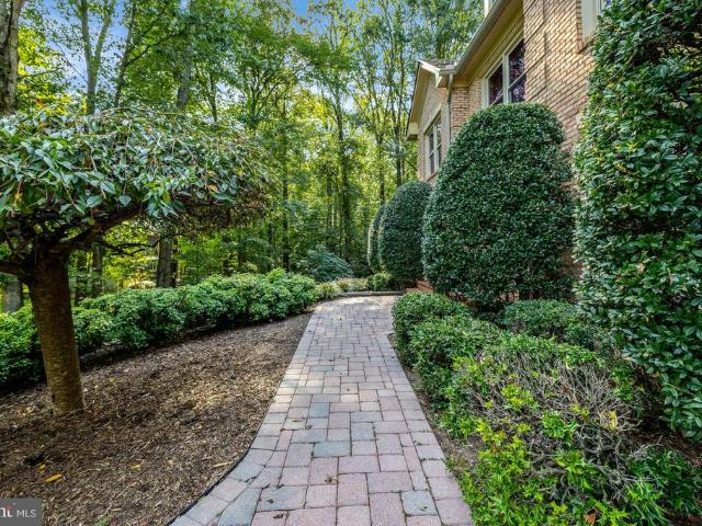 6290 Homar Pond Court