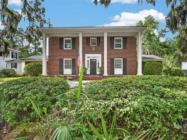 629 E Victory Drive