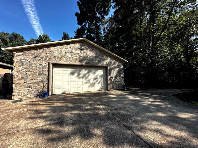 629 Hidden Oaks Drive