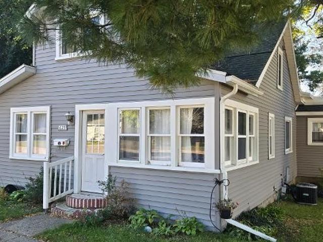 629 W Maple Street
