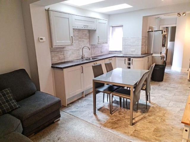 62 Teignmouth Road, B29 7AY 6 bed house to rent £3,250 pcm £750 pw