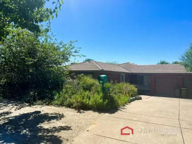 62 Balleroo Crescent, Glenfield Park House for rent Listed by.