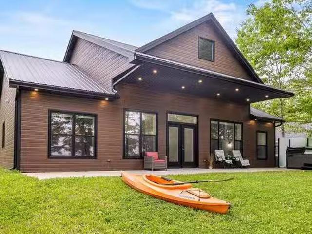 62 Canyon Point Road, Upper Vaughan, NS, B0N 2T0 house for s.