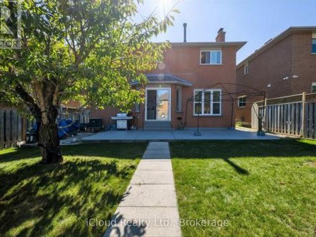 62 Castlehill Crescent, Brampton, ON, L6X 4E1 house for sale | Listing ID W13858 | Royal LePage