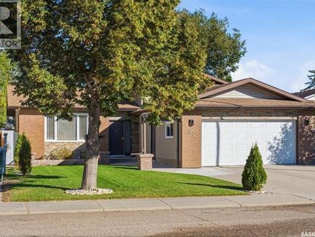 62 Chomyn Crescent, Saskatoon, SK, S7K 7R5 house for sale | Listing ID SK050445 | Royal LePage