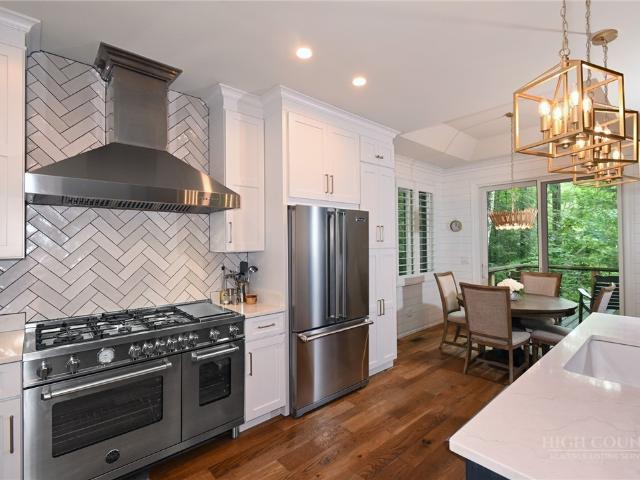 62 Crestview Lane