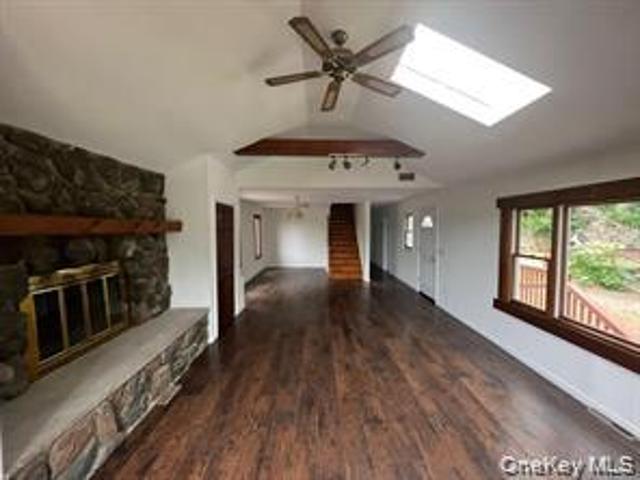62 Deer Trail S