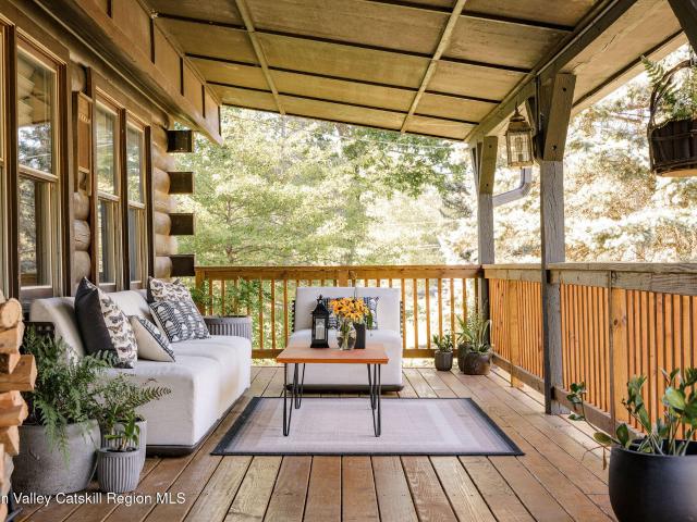 62 E Meadowbrook Lane