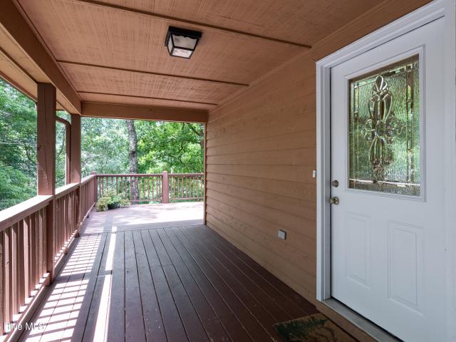 62 Ellis Lane
