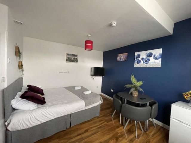 62 Fernbank Avenue, London, HA0 2TT, United Kingdom | Room for rent #139544688 | Rentberry
