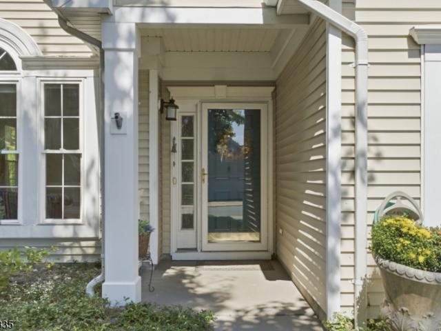 62 Kensington Cir