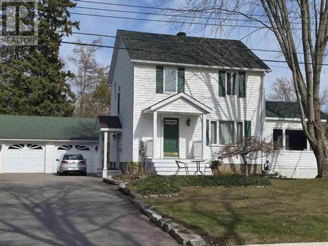 62 Lake St, Sault Ste. Marie, ON, P6A 4A5 house for sale | Listing ID SM260523 | Royal LePage