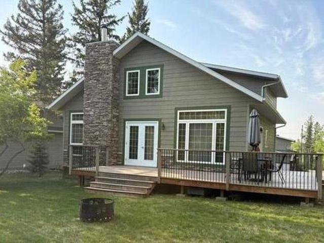 62 Mooswa Drive, Clear Lake, MB, R0J 1N0 Luxury House for sale | Listing ID 202519 | Royal LePage Carriage Trade Luxury Properties