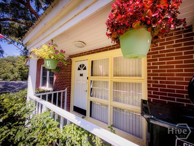 62 Oak Street