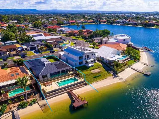 62 Rumrunner Street, Mermaid Waters, QLD 4218 House for Rent