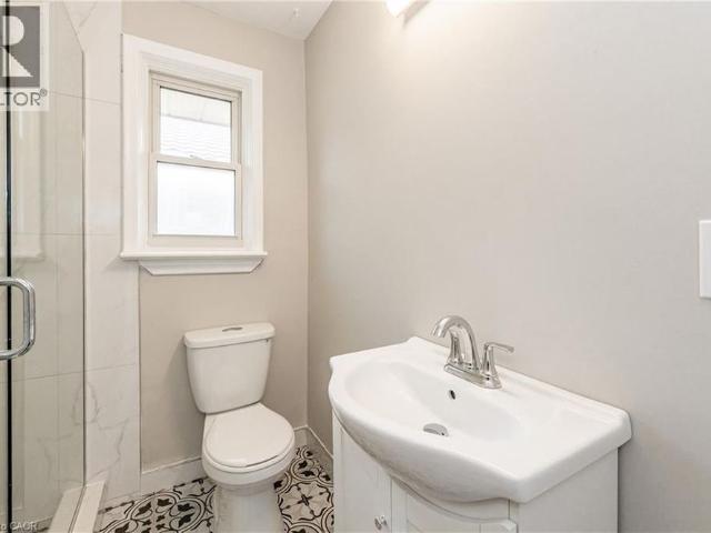 62 SANDRA Avenue Unit# Upper, Kitchener, Ontario, N2M1Z6