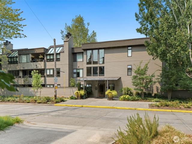 6300 Sand Point Way NE # 306