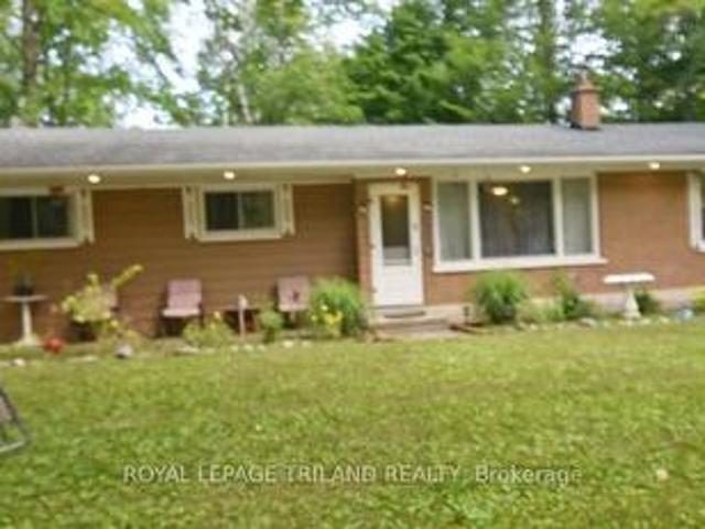6302 Huron Drive, Lambton Shores Kettle Point, ON, N0N 1J1 house for sale | Listing ID X13515 | Royal LePage