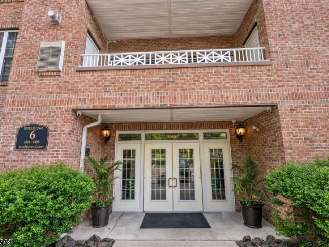 6303 Brookhaven Ct # 303