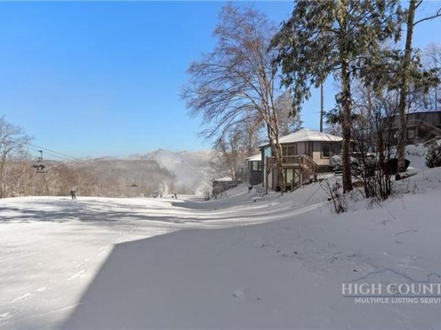 630 Briarcliff Rd, Sugar Mountain, NC 28604