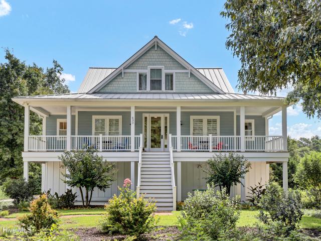 630 Ravenswood Road