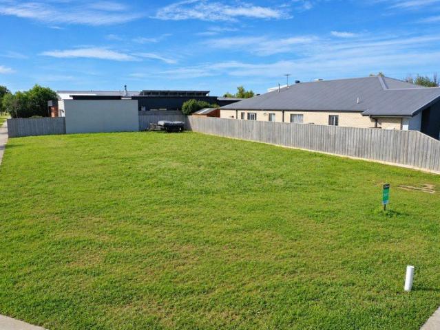 630m² of Coastal Opportunity Titled, Spacious & Ready to Build