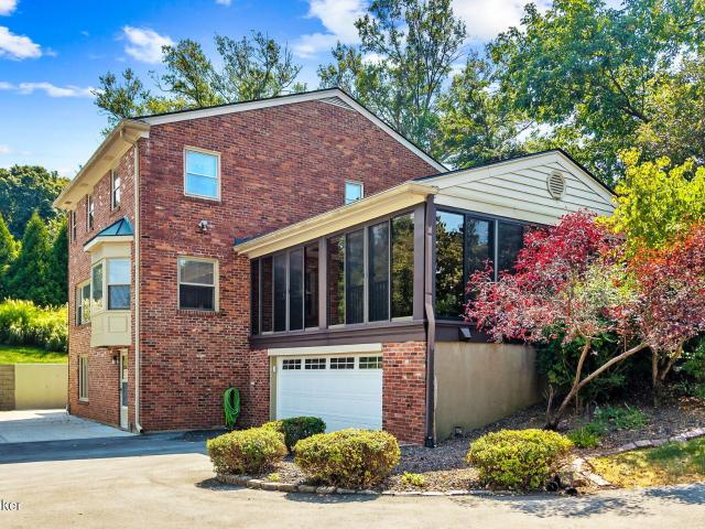 6315 Shadow Wood Ct
