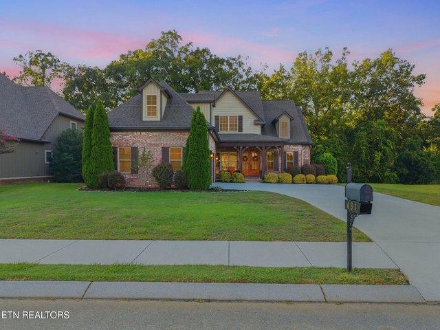 631 Karch Dr, Maryville, TN 37803