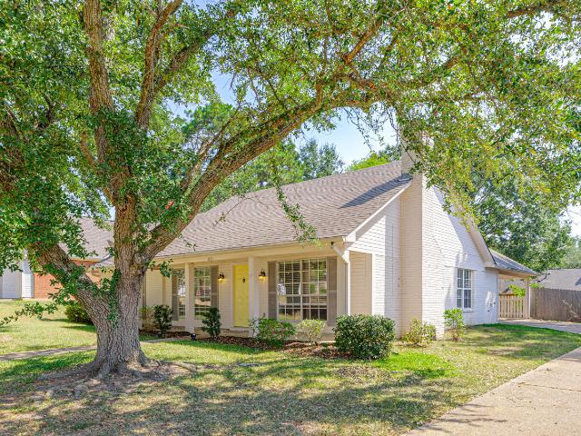 631 Live Oak Drive