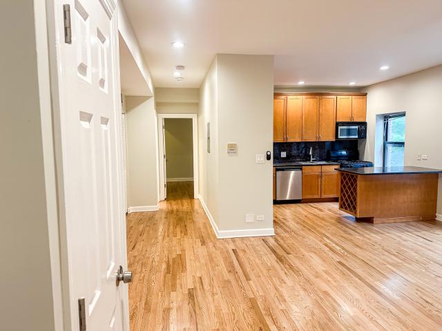 6324 s kimbark avenue # 300