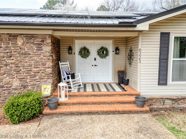 6323 Lock And Dam Road