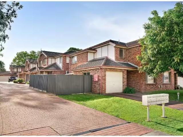 6/32 34 RAILWAY Street, Wentworthville Townhouse for rent Lis.